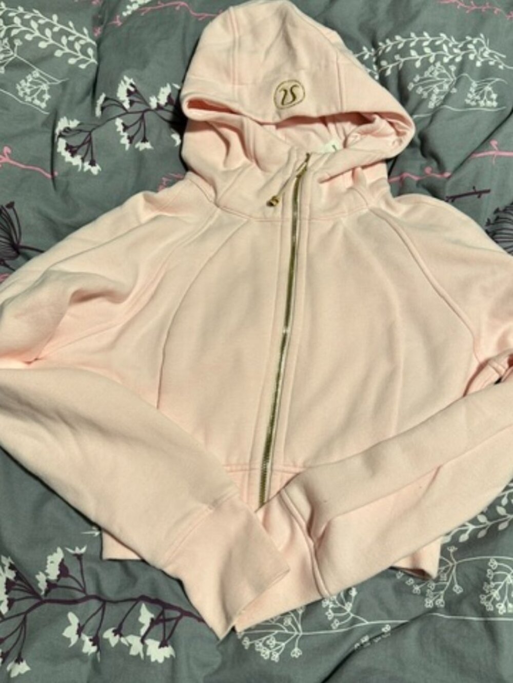 Lululemon strawberry milkshake gold scuba cropped hoodie size 6